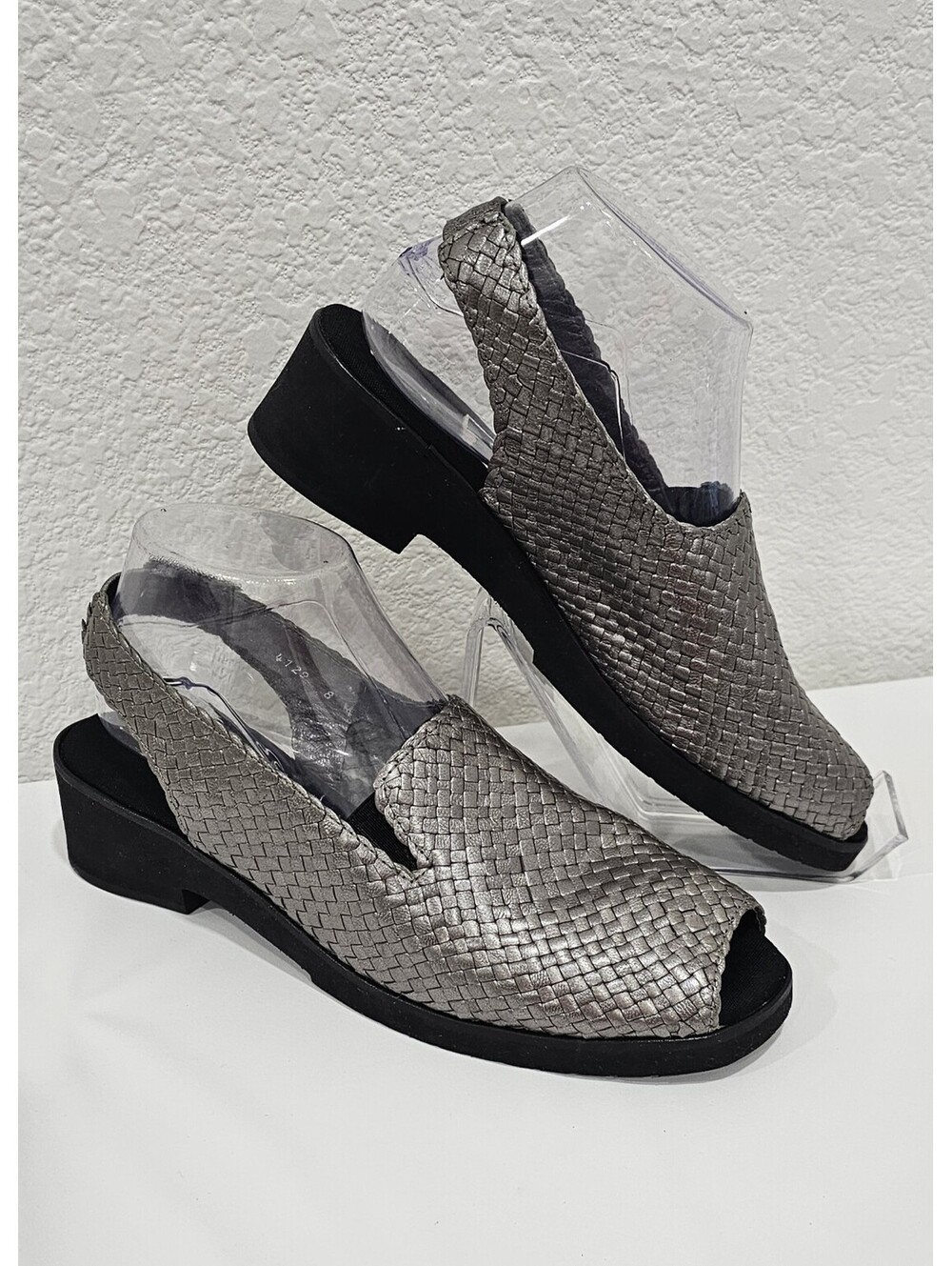 Andre Assous Grey Silver Featherweights Peep Toe Slingback Woven Womens Size 8M